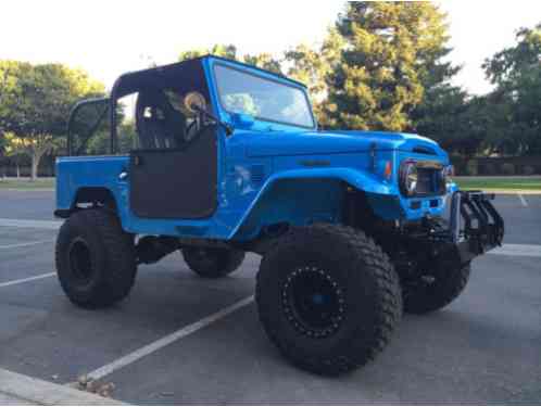 Toyota Land Cruiser FJ40 (1975)