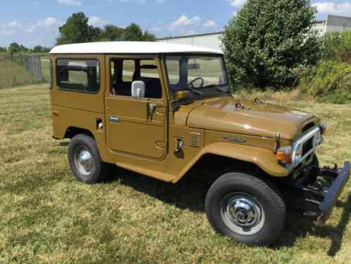 Toyota Land Cruiser FJ40 (1976)