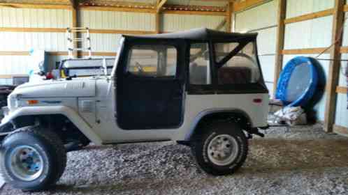 Toyota Land Cruiser FJ40 (1974)