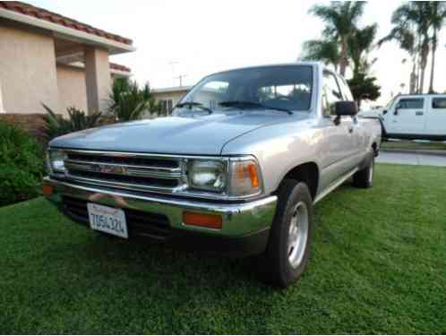 Toyota PICK UP TRUCK (1990)