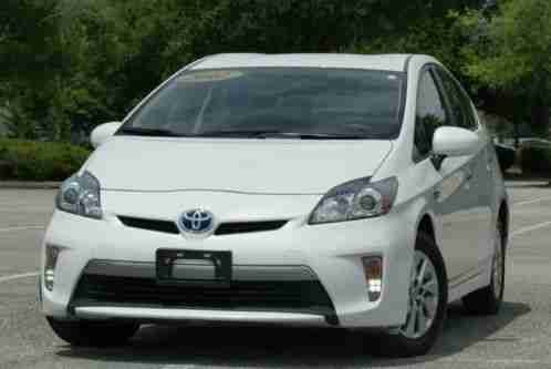 Toyota Prius Plug-in Hybrid White (2012)