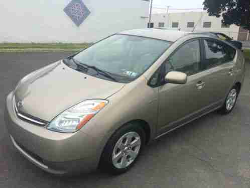 2006 Toyota Prius TOURING, NAVIGATION, *NO RESERVE*, LEATHER