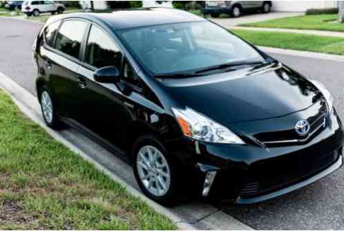 Toyota Prius V (2013)