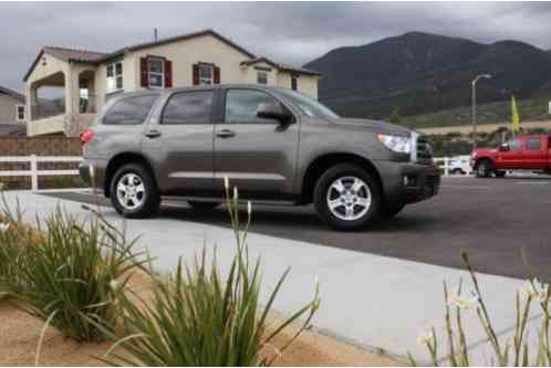 Toyota Sequoia SR5 (2008)