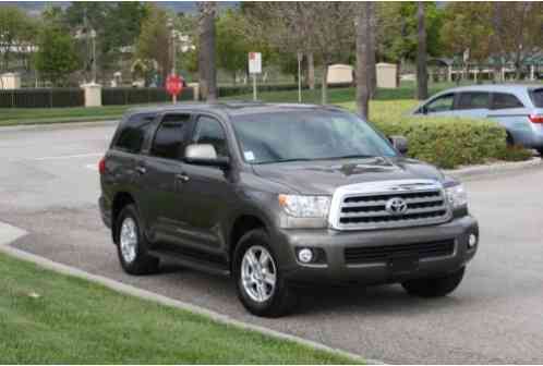 Toyota Sequoia SR5 (2008)