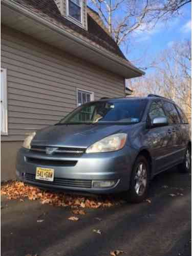 Toyota Sienna (2004)