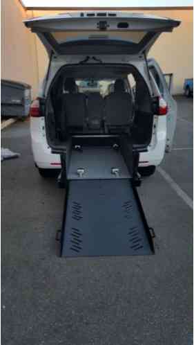 Toyota Sienna Handicap wheelchair (2015)