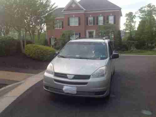 2004 Toyota Sienna LE