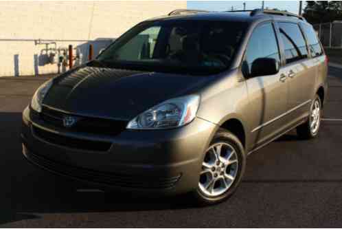 Toyota Sienna LE AWD 1 OWNER (2004)