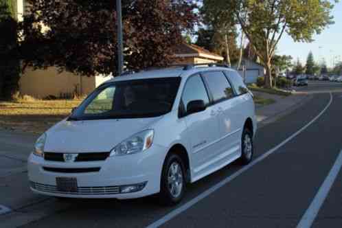 Toyota Sienna WHEELCHAIR VAN WITH (2005)