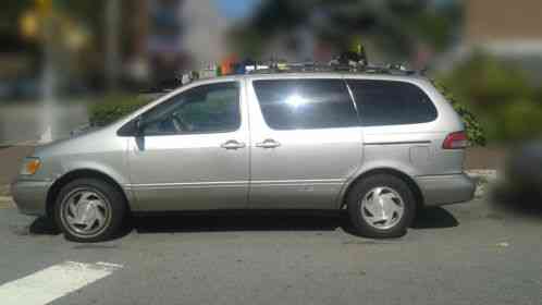 2001 Toyota Sienna XLE