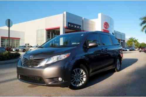 Toyota Sienna XLE AAS (2013)