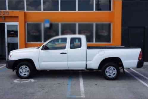 Toyota Tacoma Base Extended Cab (2014)