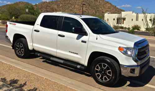 Toyota Tundra TRD Off Road 4x4 (2015)