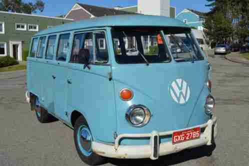 Volkswagen Bus/Vanagon 15 Window (1973)