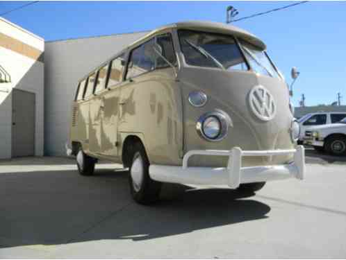 Volkswagen Bus/Vanagon 15 window (1970)