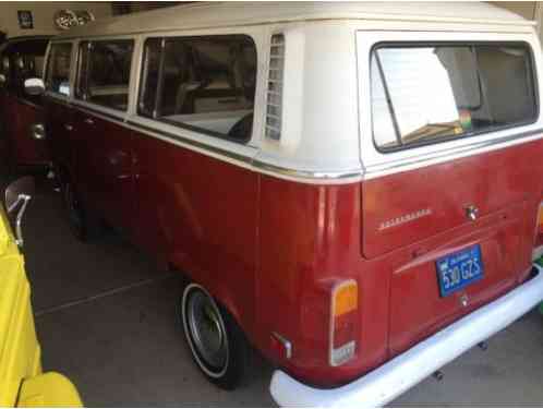 1972 Volkswagen Bus/Vanagon Bay window deluxe