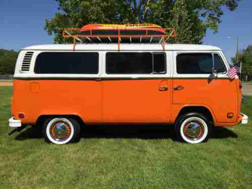 Volkswagen Bus/Vanagon bus (1973)