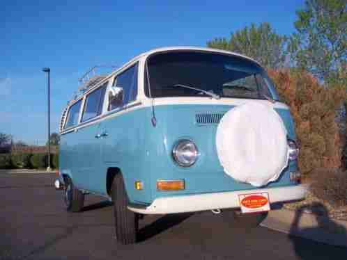 Volkswagen Bus/Vanagon Surf Wagen (1971)