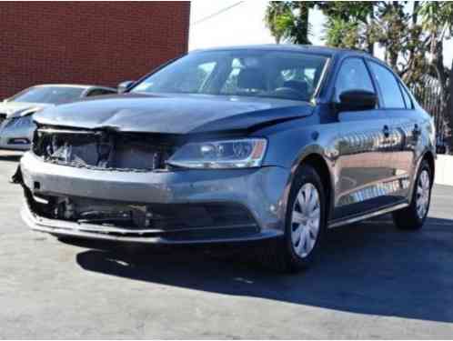 Volkswagen Jetta 2. 0L S (2015)