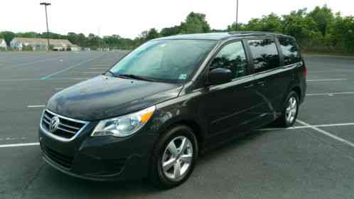 Volkswagen Routan (2011)