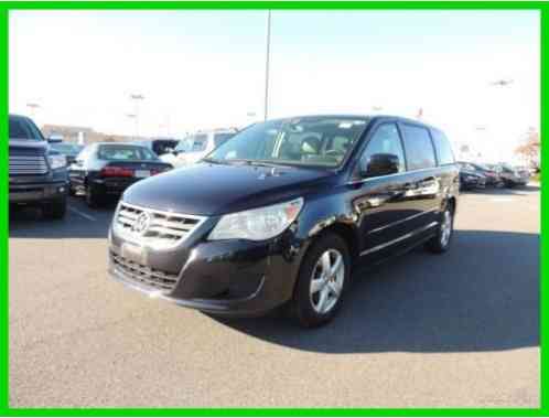 Volkswagen Routan SE w/RSE & (2010)