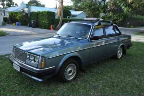 Volvo 240 (1984)