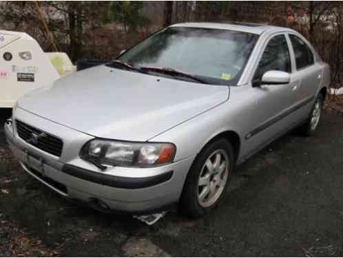 Volvo S60 2. 5T AWD (2004)