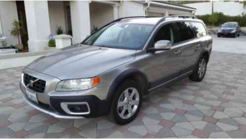 Volvo XC70 AWD (2008)