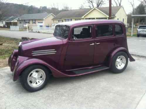 1933 Willys 77