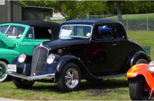 1933 Willys 77