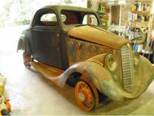 Willys Rumble Seat Coupe Holden (1935)